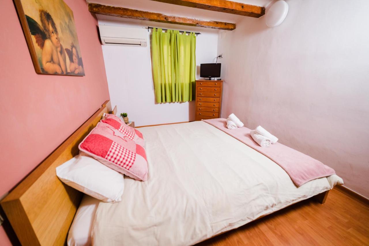 Rustic Poble Sec Apartment Барселона Екстер'єр фото